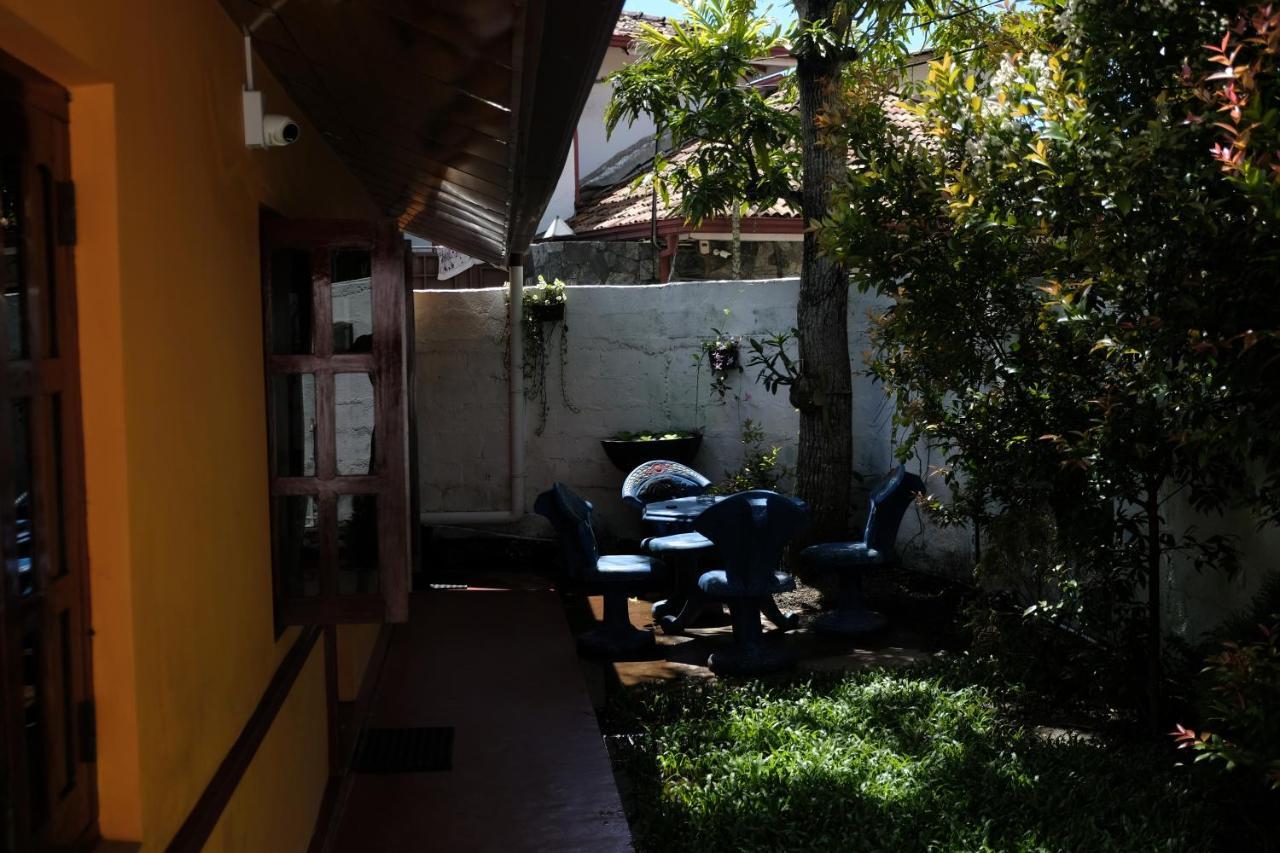 Menaka Homestay Tangalle Exterior photo